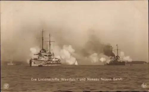 Ak Deutsche Kriegsschiffe, Linienschiffe Westfalen und Nassau feuern Salut