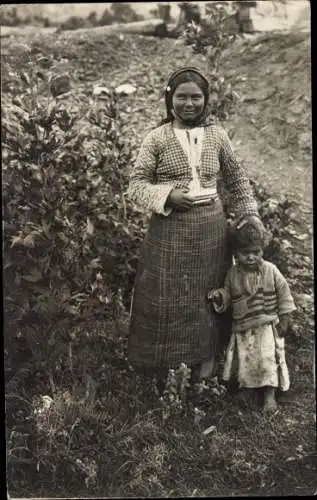 Foto Ak Vorderasien, Kurdenfrau mit Kind