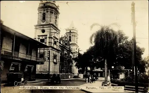 Ak Panama City Panama, Cathedral Plaza with Cathedral