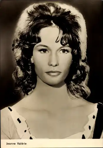 Ak Schauspielerin Jeanne Valérie, Portrait