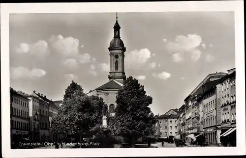 Ak Traunstein in Oberbayern, Hindenburgplatz, Kirche
