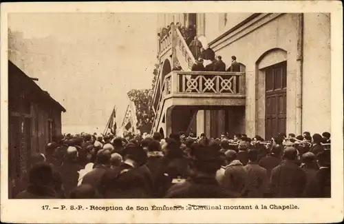 Ak Paris Ménilmontant, Rue du Retrait, Réception de Son Eminence le Cardinal montant à la chapelle