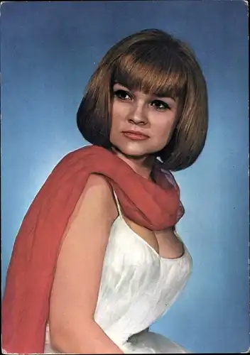 Ak Schauspielerin Eva Maria Hagen, DEFA, Wolf unter Wölfen, Portrait