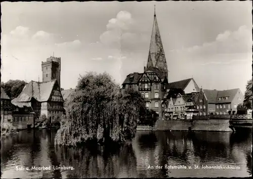 Ak Lüneburg in Niedersachsen, An der Ratsmühle, Johanniskirchturm