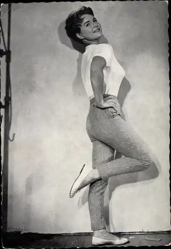 Ak Sängerin und Schauspielerin Conny Froboess, Portrait