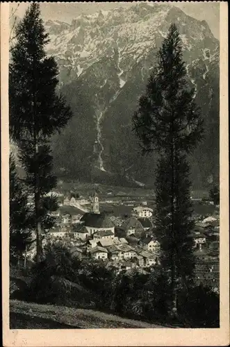 Ak Mittenwald, Blick vom Kalvarienberg, Ort im Tal, Karwendel