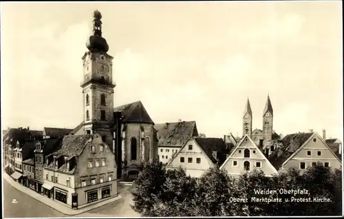 Ak Weiden in der Oberpfalz, oberer  Marktplatz und protestantische Kirche