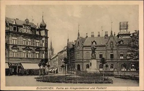 Ak Euskirchen Nordrhein Westfalen, Partie am Kriegerdenkmal u. Postamt