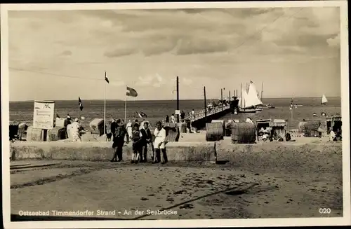 Ak Timmendorfer Strand in Ostholstein, Partie an der Seebrücke