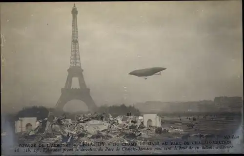 Ak Paris VII, Champ du Mars, Voyage de l'Aeronat Leubaudy