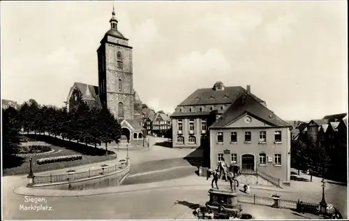 Ak Siegen in Westfalen, Marktplatz, Reiterstandbild, Kirche