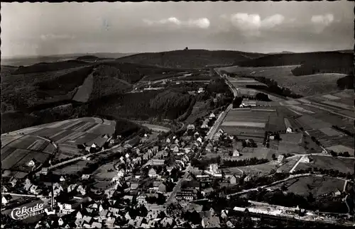 Ak Winterberg im Sauerland, Blick auf den Ort, Fliegeraufnahme