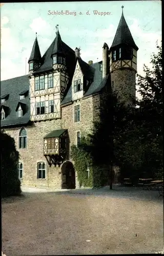 Ak Burg an der Wupper Solingen, Schloss, Schlosshof