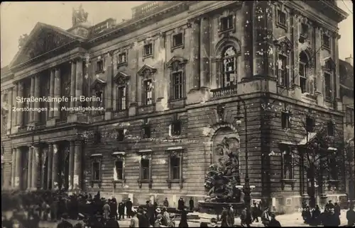 Ak Berlin Mitte, Straßenkämpfe in Berlin, Zerstörungen am Marstallgebäude, Spartakusaufstand 1919