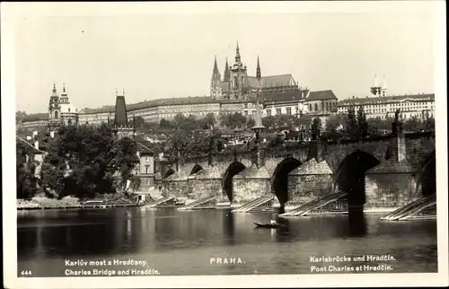 Ak Praha Prag Tschechien, Karlûv most a Hradčany, Karlsbrücke mit Hradschin