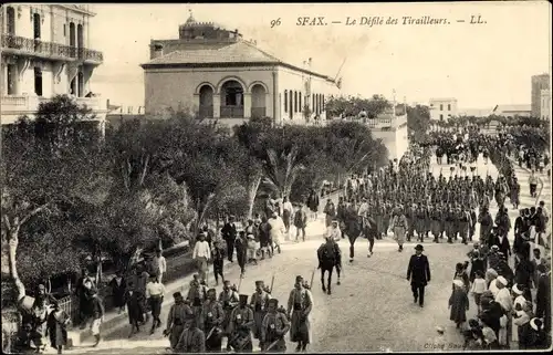 Ak Sfax Tunesien, Le Defile des Tirailleurs