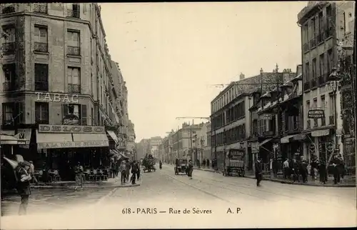 Ak Paris XV., Rue de Sèvres, Straßenpartie, Tabac, Geschäfte