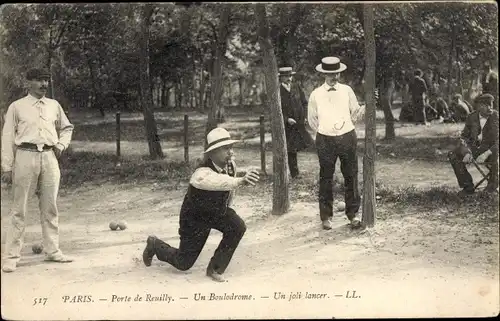 Ak Paris XII., Porte de Reuilly, un Boulodrome, un joli lancer