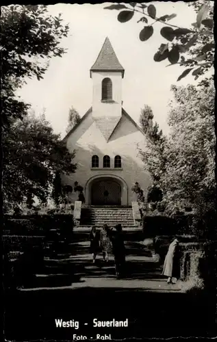 Ak Westig Hemer im Sauerland, Kirche, Frontalansicht