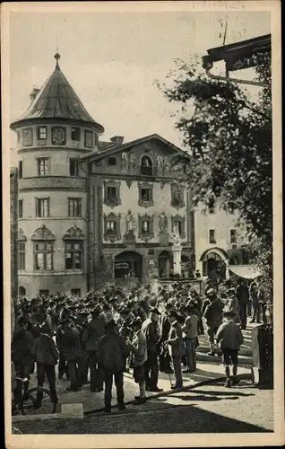 Ak Berchtesgaden in Oberbayern, Marktplatz am Sonntag