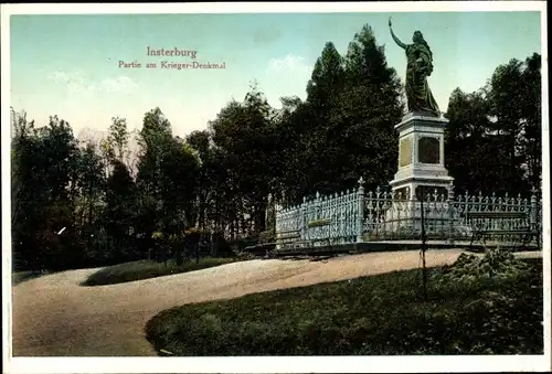 Ak Tschernjachowsk Insterburg Ostpreußen, Partie am Krieger-Denkmal