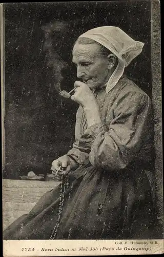 Ak Pays de Guingamp Finistère Bretagne, Rauchende Frau in bretonischer Tracht