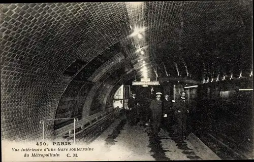 Ak Paris, Vue intérieure d'une Gare souterraine du Métropolitain, U-Bahnhof