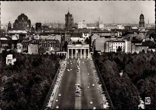 Ak Berlin Mitte, Brandenburger Tor, Straße des 17. Juni