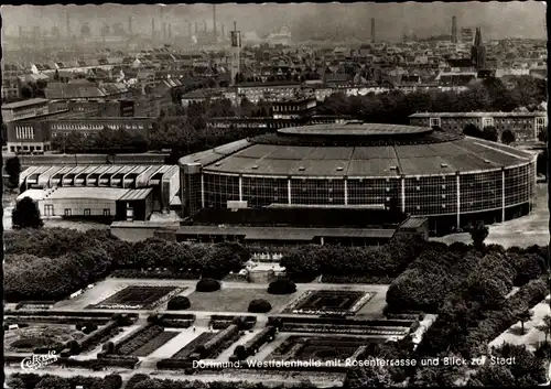 Ak Dortmund im Ruhrgebiet, Westfalenhalle, Rosenterrasse, Blick zur Stadt