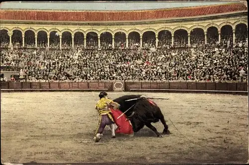 Ak Corrida de Toros, un pase de rodillas, Stierkampf