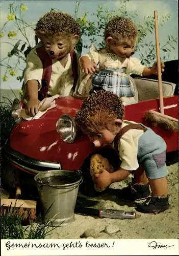 Ak Mecki der Igel beim Auto waschen, Gemeinsam geht's besser