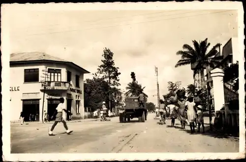 Ak Douala Duala Kamerun, Carrefour, Avenue Poincare et du 27 Aout
