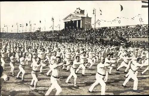 Ak Leipzig in Sachsen, 12. Deutsches Turnfest 13. Juli 1913, Turnplatz, allgemeine Freiübungen