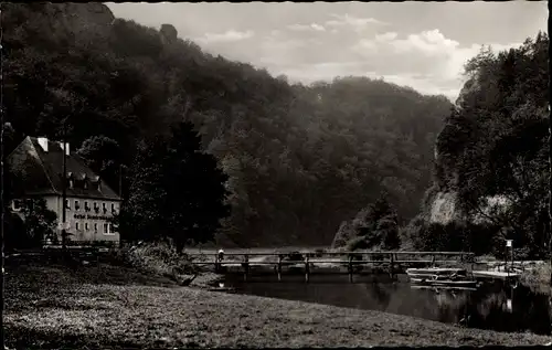 Ak Gößweinstein in Oberfranken, Gasthof Pension Stempfermühle, Flusspartie
