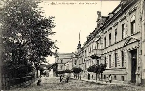 Ak Kożuchów Freystadt Niederschlesien, Amtsstraße, Landratsamt, Manöver 1909