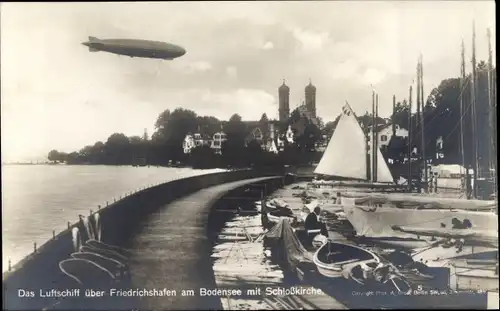 Ak Friedrichshafen am Bodensee, Zeppelin Luftschiff LZ 126, ZR 3, Schlosskirche, Segelboot