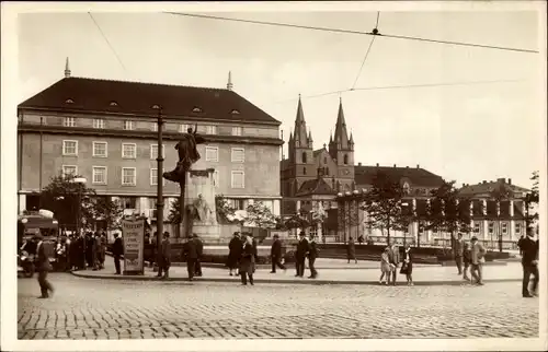 Ak Praha Prag Tschechien, Palacky Denkmal und Emauskloster