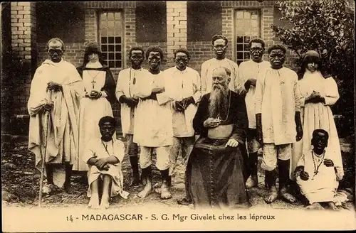 Ak Madagaskar, Mgr Givelot chez les lépreux de Marana, Leprakolonie, Missionar