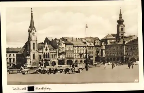 Ak Trutnov Trautenau Riesengebirge Reg. Königgrätz, Partie am Marktplatz, Namesti