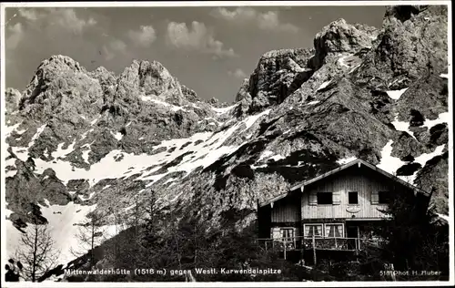 Ak Mittenwald in Oberbayern, Mittenwalderhütte mit Karwendelspitze