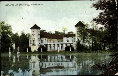 Ak Rheinsberg in Brandenburg, Blick auf das Schloss, Wasserseite, See