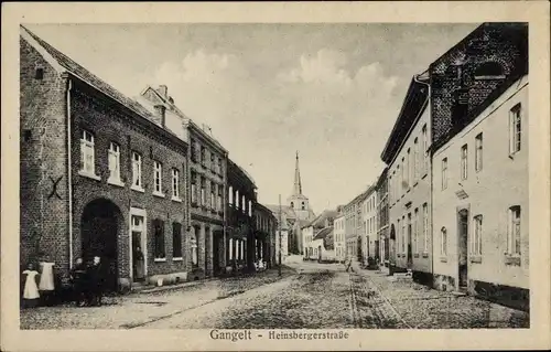 Ak Gangelt, Heinsbergerstraße, Kirchturm, Wohnhäuser