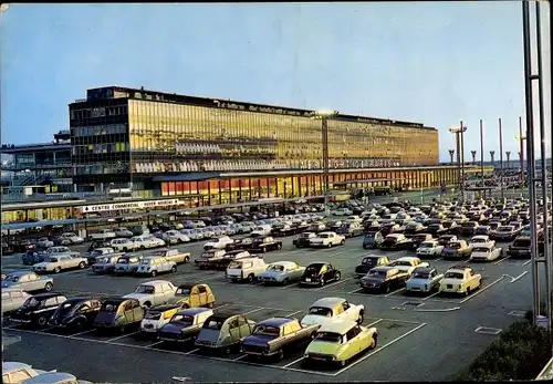 Ak Orly Val de Marne, Paris Orly, Aeroport, Südseite, Parkplatz, Autos