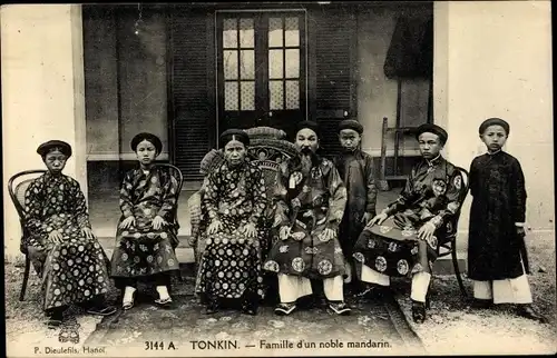 Ak Tonkin Vietnam, Famille d'un noble mandarin, Vietnamesen