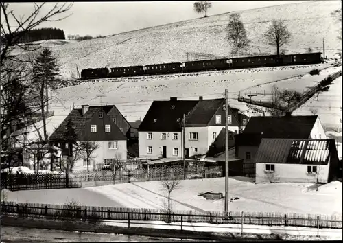 Ak Neudorf Sehmatal im Erzgebirge, Schmalspurbahn Cranzhal - Oberwiesenthal, Winter