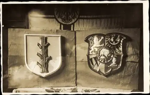 Foto Ak Deutsche Kriegsschiffe, Bugwappen von SMS Goeben und SMS Schlesien, Kaiserliche Marine