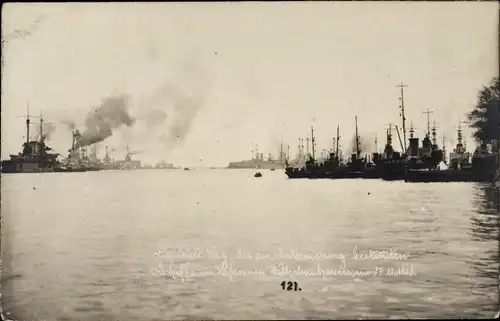 Foto Ak Dt. Kriegsschiffe vor Wilhelmshaven 1918 vor der Ausreise zur Internierung in Scapa Flow