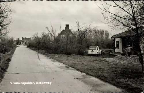 Ak Vrouwenpolder Walcheren Zeeland Niederlande, Betonweg