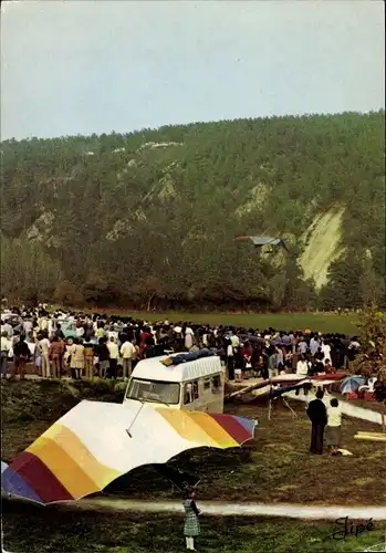 Ak Saint leonard des Bois Sarthe, Les Deltaplane au Haut Fourche