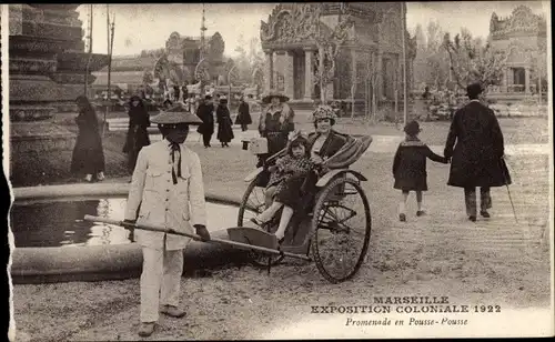 Ak Marseille Bouches du Rhône, Exposition Coloniale, Promenade en Pousse Pousse, 1922